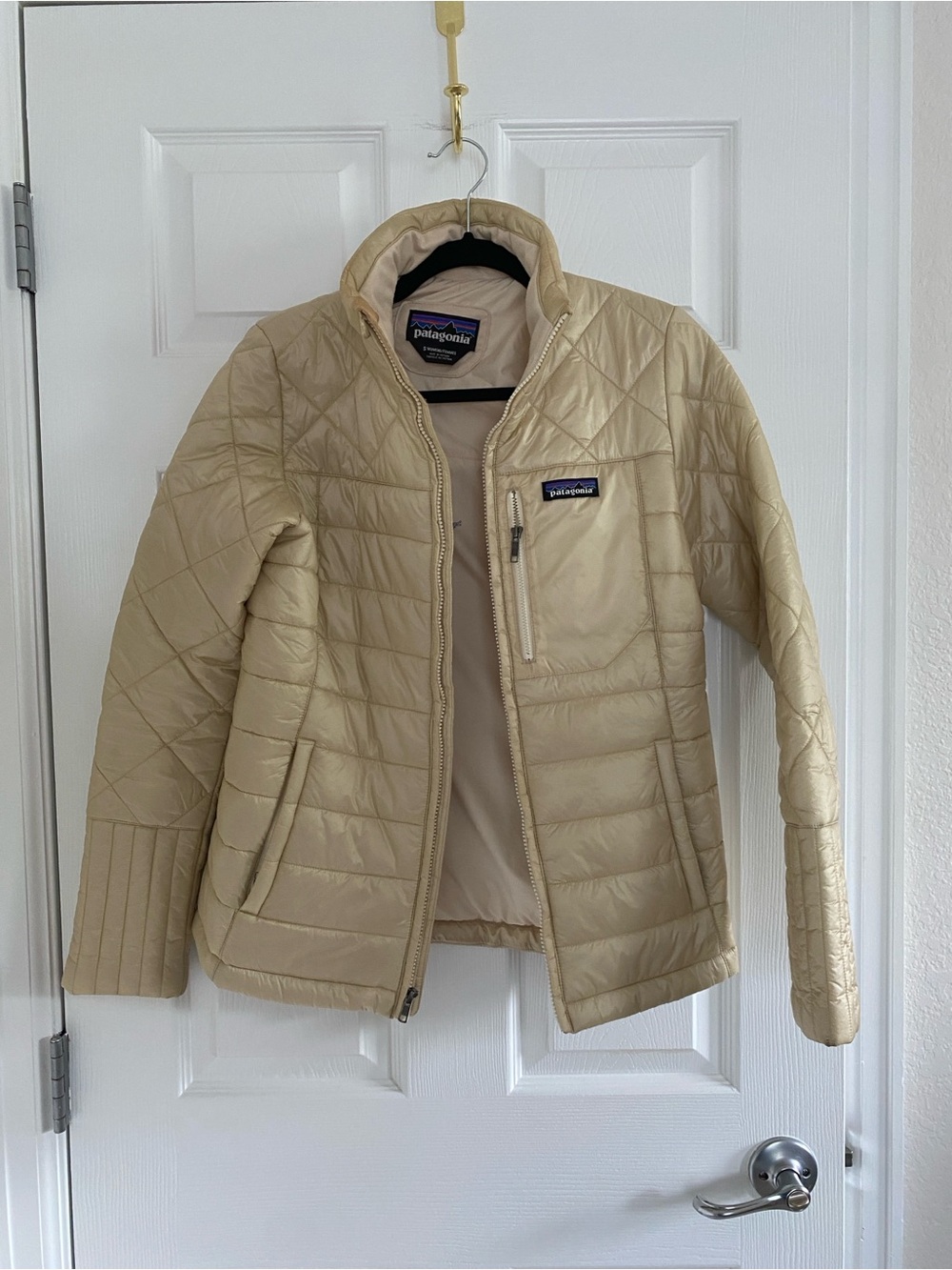 Patagonia women’s Lightweight Quilted Jacket - Beige